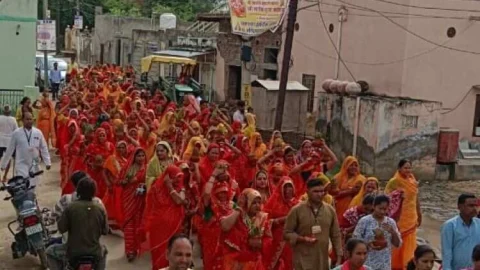 भव्य कलश यात्रा के साथ शुरू हुआ पांच दिवसीय गणेश महोत्सव