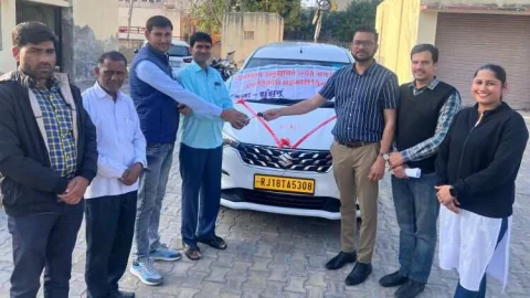 सतीश कुमार को अनुजा निगम झुंझुंनू ने दिया वाहन ऋण