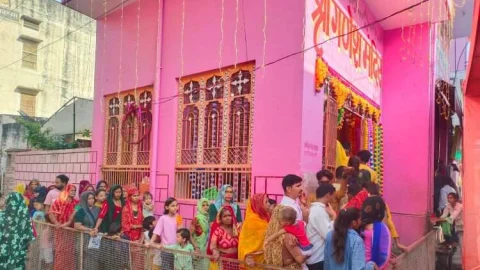 श्री गणेश मंदिर में श्रद्धालुओं में उमड़ा आस्था का जनसैलाब