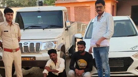 गाड़ी के शीशे पर काली फिल्म व आगे-पीछे गाटर लगी हुई मिलने पर दो गाड़ियां जप्त