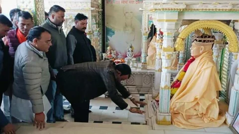 उपमुख्यमंत्री बैरवा ने किये सांगलिया धूणी के दर्शऩ