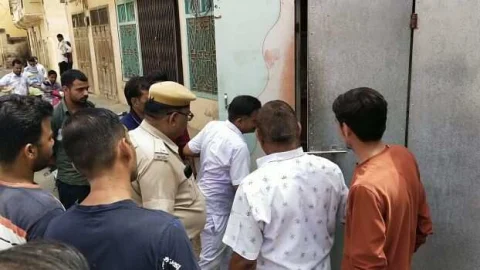 एक ही रात में दो बंद मकानों सहित तीन जगहों के टूटे ताले