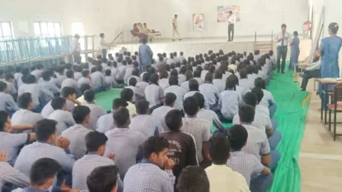 ज्योति विद्यापीठ में पोक्सो एक्ट,साइबर क्राइम एवं यातायात के नियमों की दी जानकारी