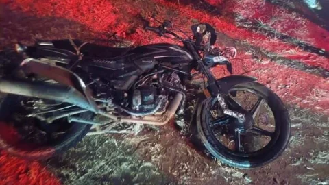 मोटरसाइकिल सवार युवक ने हादसे में गवाई जान