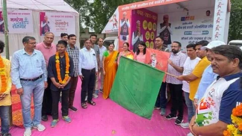 राजीव गांधी ग्रामीण एवं शहरी ओलंपिक खेल मशाल का झुंझुनू पहुंचने पर किया स्वागत