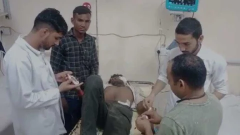 चलती बस से गिरने पर युवक हुआ घायल