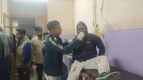 सरदारशहर सड़क हादसे में बाइक सवार घायल