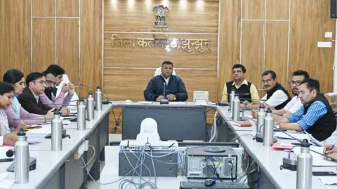 गर्मी के मौसम को ध्यान में रखते हुए करें पानी आपूर्ति की व्यवस्थाएं – जिला कलक्टर