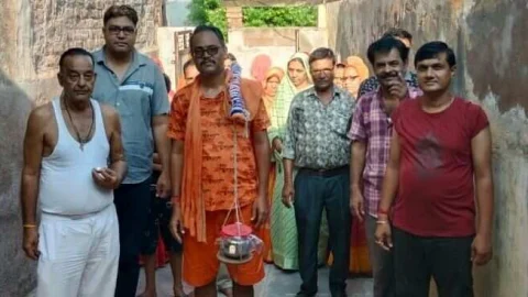 पार्षद माटोलिया ने भोलेनाथ पर चढाई कांवङ