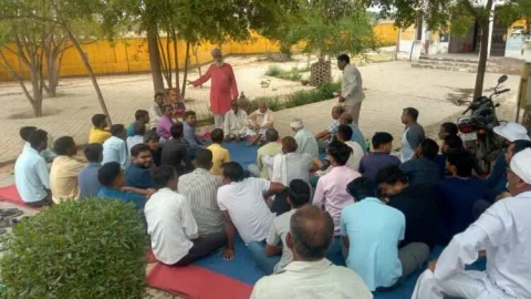 झारोङा ग्राम में मनाई अंबेडकर जयंती, संविधान को बचाने का लिया संकल्प