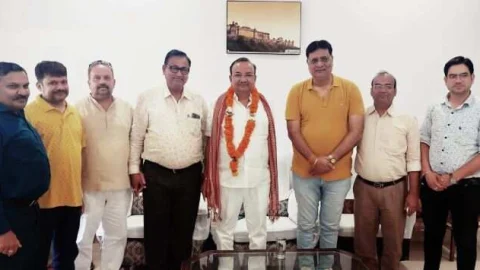 श्री गोपाल गौशाला के पदाधिकारी न्याय मित्र केके गुप्ता से मिले