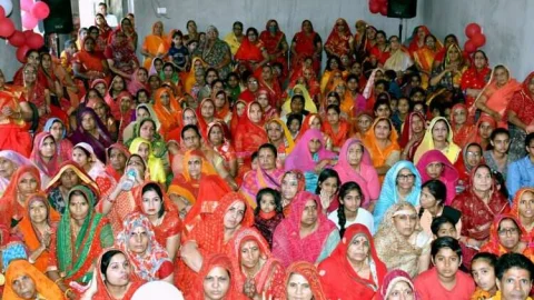 नंद के आनंद भयो जय कन्हैया लाल की…….. कृष्ण जन्मोत्सव पर झूमे श्रद्धालु भक्त