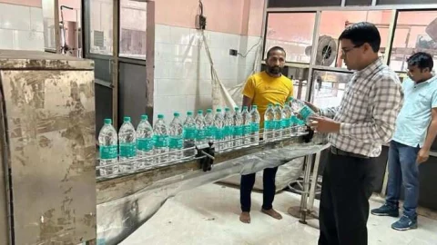 खाद्य सुरक्षा टीम ने की कार्रवाई 2 नमूने लिये