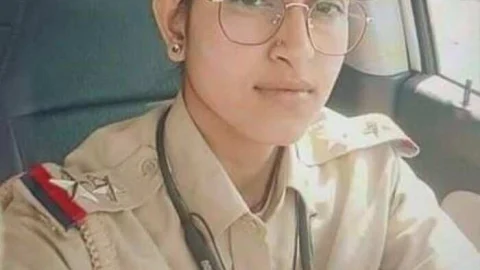 दिल्ली पुलिस की फर्जी महिला एसआई गिरफ्तार, 10वीं में हो चुकी है 3 बार फेल
