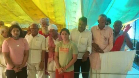 किसान महासभा का जत्था पहुंचा जंतर मंतर पर