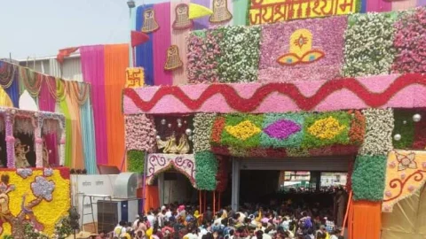 श्याम बाबा की एक झलक पाने के लिए भक्त हो रहे है लालायित