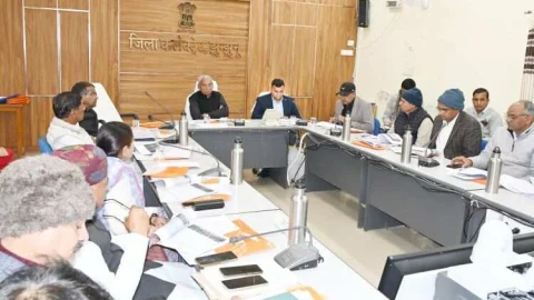 सांसद बृजेन्द्र ओला की अध्यक्षता में दिशा की बैठक संपन्न