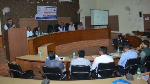 स्वच्छ भारत मिशन ग्रामीण एवं जल जीवन मिशन की समीक्षा बैठक आयोजित