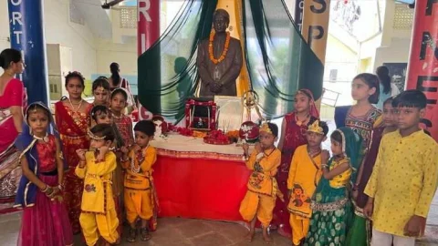 पीरामल बालिका उच्च माध्यमिक विद्यालय में हर्षोल्लास के साथ मनाया जन्माष्टमी का पर्व