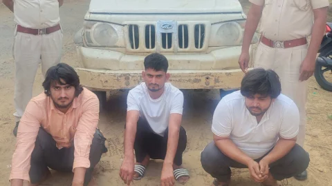 Jhunjhunu : नवलगढ़ पुलिस ने 3 बदमाशों को गिरफ्तार कर 1 केम्पर वाहन जब्त किया