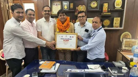 चिकित्सकों ने किया सीएमएचओ डॉ. डांगी का स्वागत