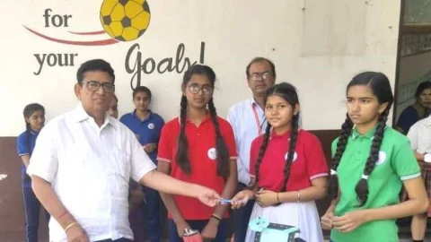 ‘‘बेस्ट आऊट ऑफ वेस्ट’’ में विद्यार्थियों ने दिखाई अपनी रचनात्मक प्रतिभा