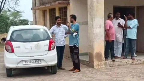 करंट लगने से बच्चे की मौतः घर के बाहर खेलते समय तार को छूने से लगा करंट