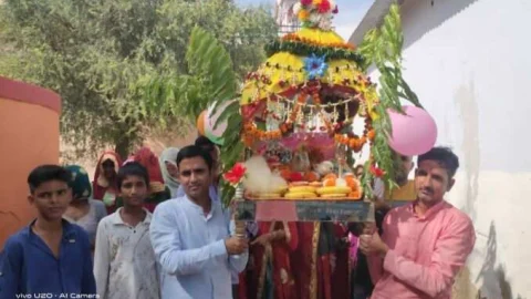 झलझूलनी एकादशी पर हीरवाना गौशाला से बामलास तक निकाली ठाकुर जी की पालकी