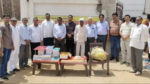 हितेश शिल्ला ने सरला पाठशाला चिड़ावा में मनाया जन्मदिन