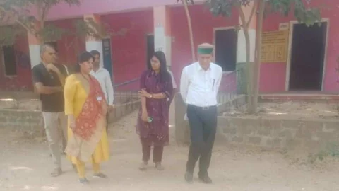 सामान्य पर्यवेक्षक ने किया मतदान केंद्रों का निरीक्षण