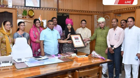न्यू राजस्थान कॉलेज की पूर्व छात्रा ज्योति कुमावत का आई.ए.एस. में चयन होने पर किया सम्मान