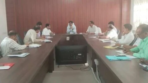 संकल्प पोर्टल पर प्राप्त शिकायतों का शीघ्र करे निस्तारण – जिला कलक्टर