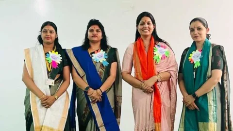 टाॅपर रहे छात्र – छात्राओं की माताओं का किया सम्मान