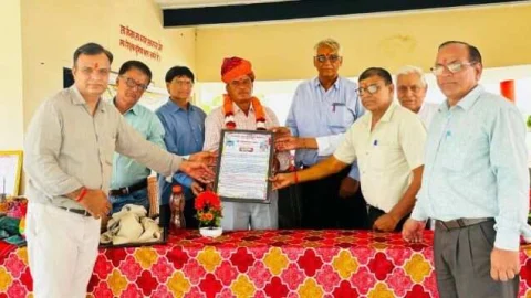 शिक्षक सम्मान समारोह आयोजित