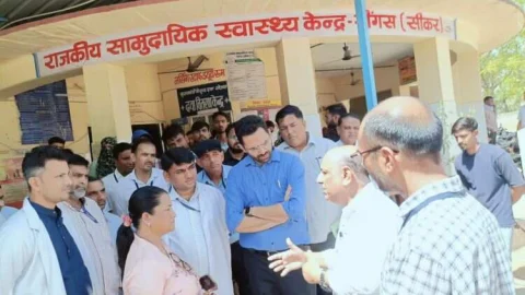 सीकर जिले की प्रभारी सचिव श्रेया गुहा ने किया रींगस सीएचसी का औचक निरीक्षण