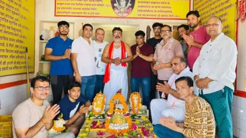 श्री सालगेश्वर महादेव में शिव भक्तों ने किया अभिषेक