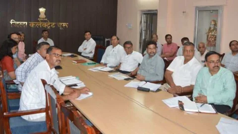 लाइट्स सॉफ्टवेयर पर दर्ज प्रकरणों को करें अद्यतन