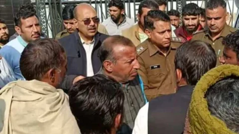 चिड़ावा के निजी अस्पताल में परिजनों ने किया हंगामा, लापरवाही का लगाया आरोप