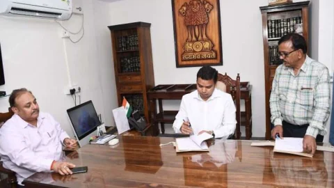 IAS अभिषेक सुराणा ने संभाला चूरू जिला कलक्टर का पदभार