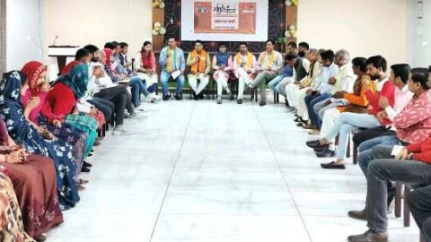 भाजपा पार्टी के पदाधिकारियों ने शक्ति वंदन कार्यक्रम में एन.जी.ओ. प्रतिनिधि से चाय पर की चर्चा