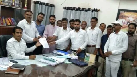 राजस्थान शिक्षक संघ (अम्बेडकर) ने मुख्यमंत्री के नाम एसडीएम को दिया ज्ञापन