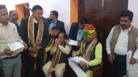 शिक्षक संघ ने उप मुख्यमंत्री को दिया ज्ञापन