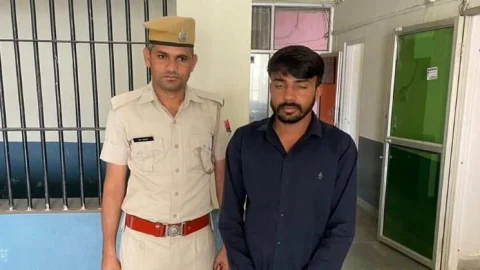 सोशल मीडिया पर गैंगस्टर को फॉलो करने वाला गिरफ्तार