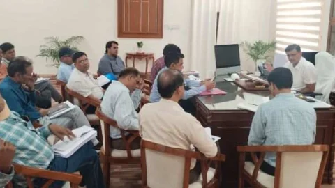 सम्पूर्ण जिले में महाअभियान चलाकर लगाये जायेगें 10 लाख पौधे