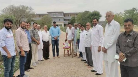 सूरजगढ़ में पूर्व प्रधानमंत्री चौधरी चरण सिंह की पुण्यतिथि मनाई