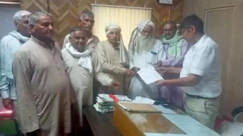 नाला निर्माण को जल्द पूरा करने की मांग, पूर्व सैनिक संघ ने एसडीएम को सौंपा ज्ञापन