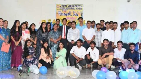 ज्योति विद्यापीठ में कक्षा 12 वीं के विद्यार्थियों का विदाई समारोह आयोजित