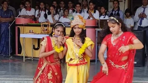 ज्योति विद्यापीठ स्कूल में मनाई कृष्ण जन्माष्टमी