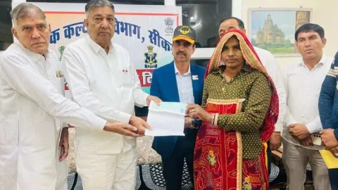 शहीद परिवारों की सहायता सबसे बड़ा धर्म का काम है – राज्य सैनिक कल्याण बोर्ड अध्यक्ष बाजौर