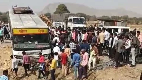 रोडवेज बस ने बाइक को टक्कर मारी, बाइक सवार की मौत